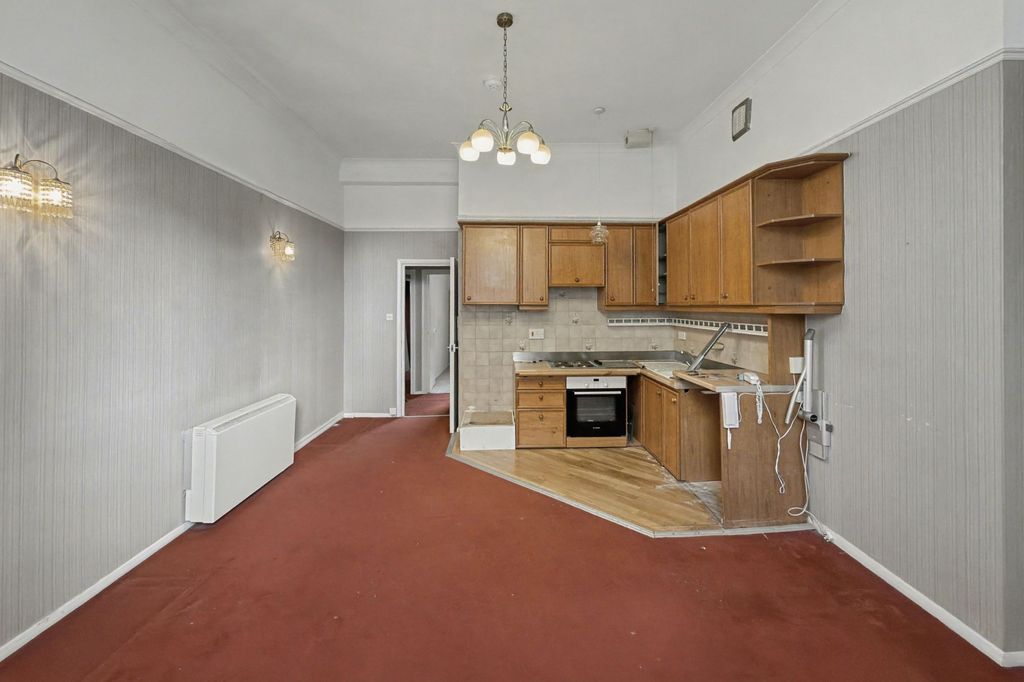 Property photo 3 of 11 Flat B, 33 Belgrave Gardens, St John's Wood, London, Nw8 0Re