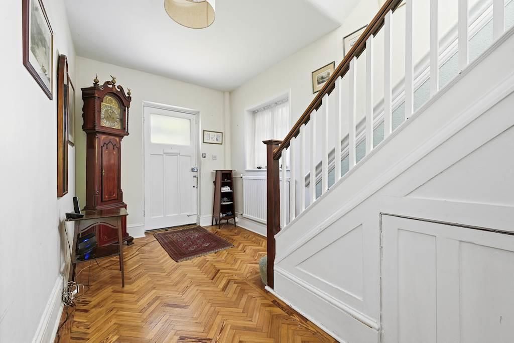 Property photo 2 of 16 32  Hillway - Entrance.Jpg