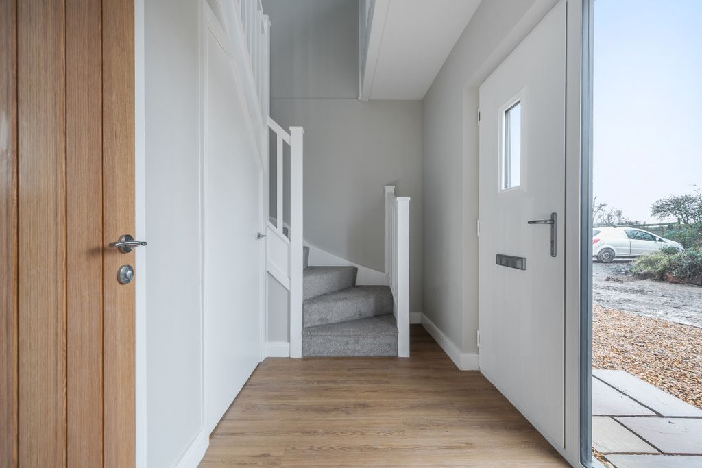 Property photo 2 of 18 1226101 (16)