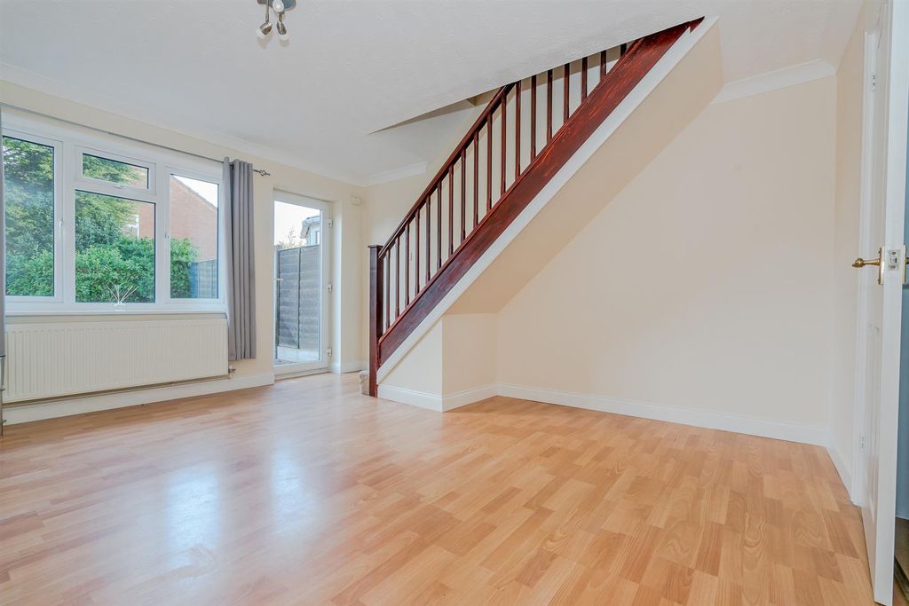 Property photo 3 of 18 72 Blake Close, Hednesford, Staffordhire, Ws11 5Ub