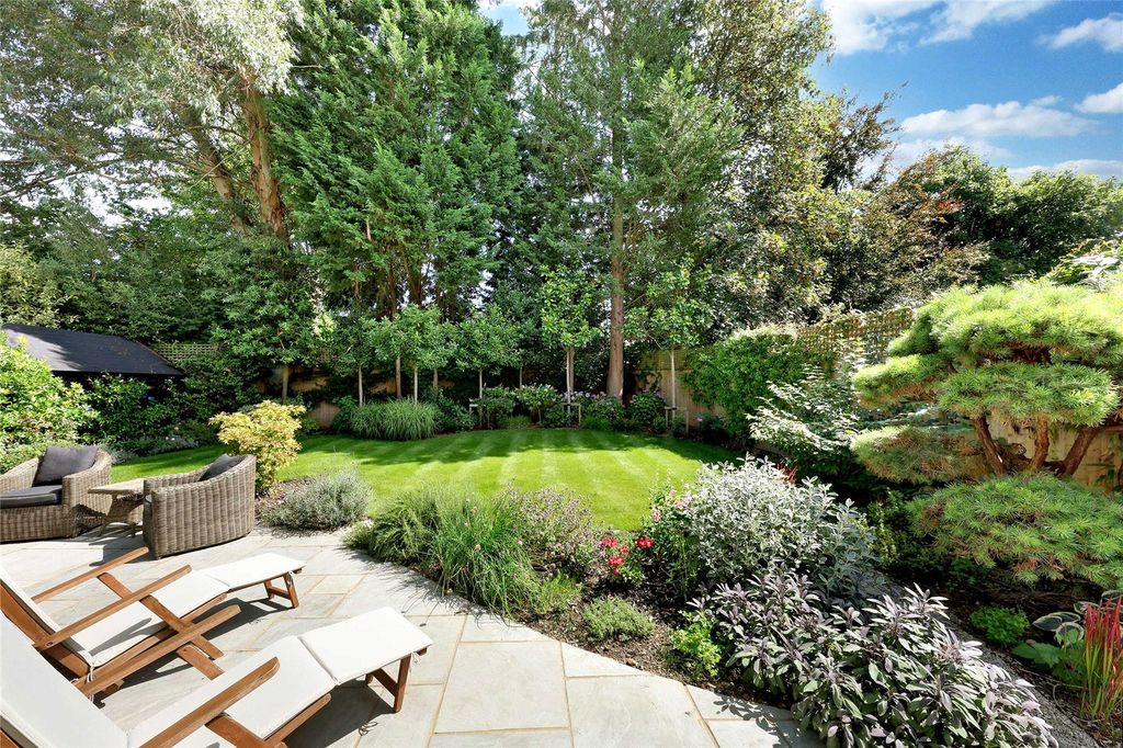 Property photo 2 of 15 Garden