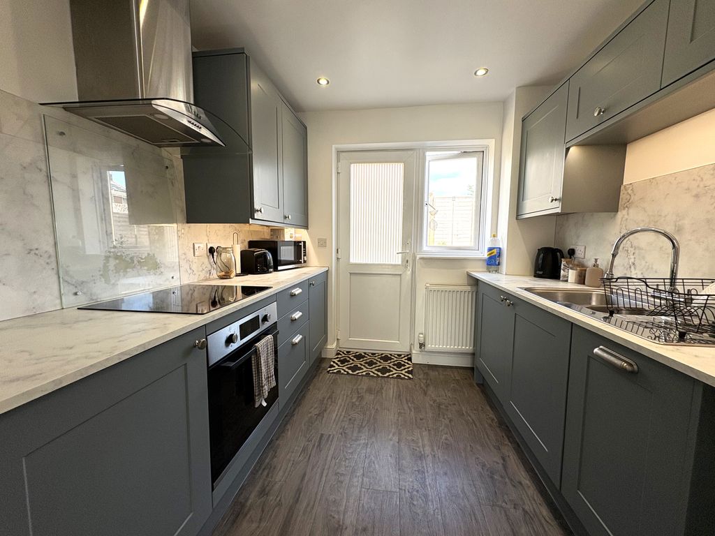 Property photo 3 of 13 Kitchen