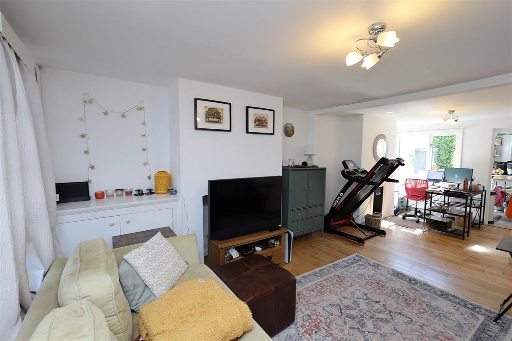 Property photo 3 of 18