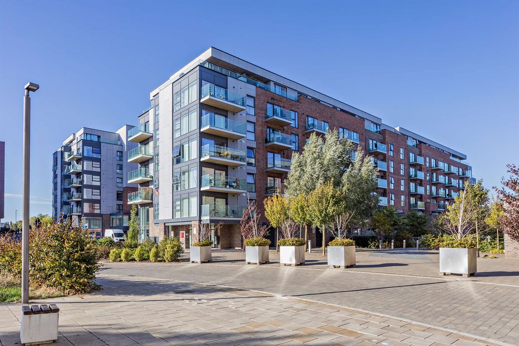 Property photo 1 of 15