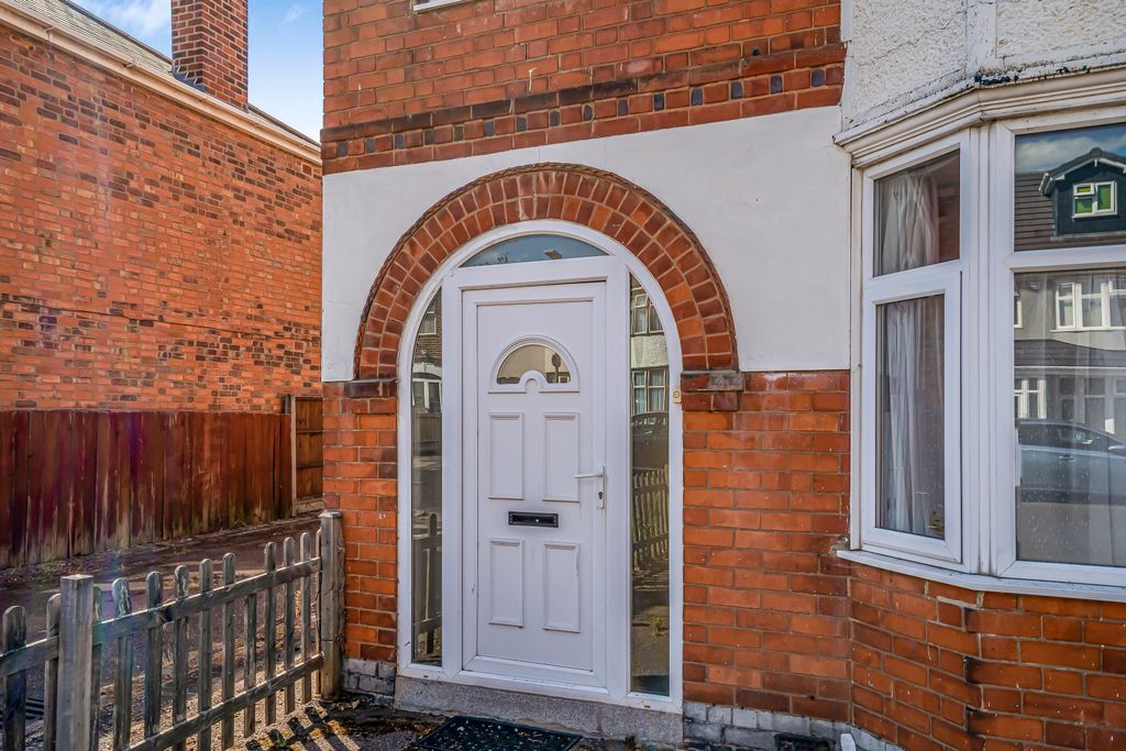 Property photo 2 of 18