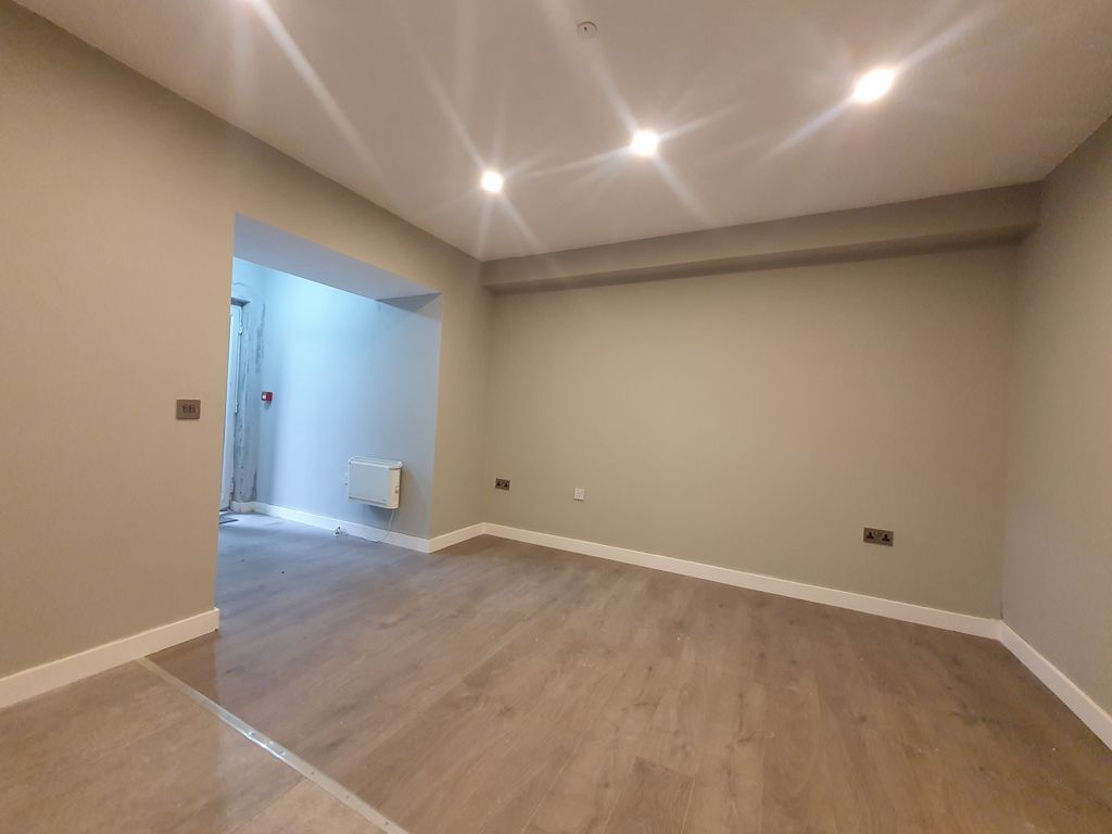 Property photo 3 of 9 Gallery