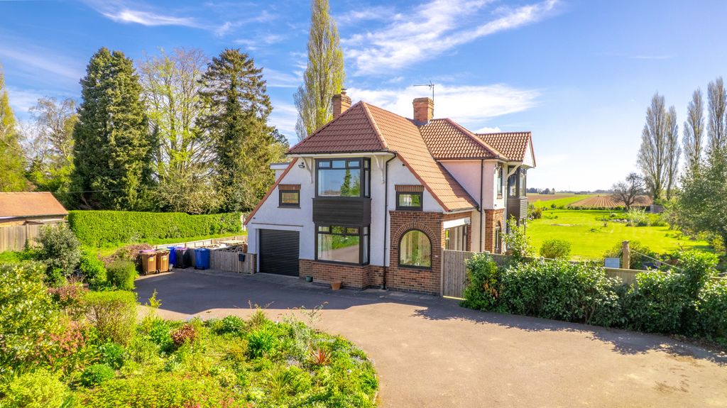 Property photo 1 of 52