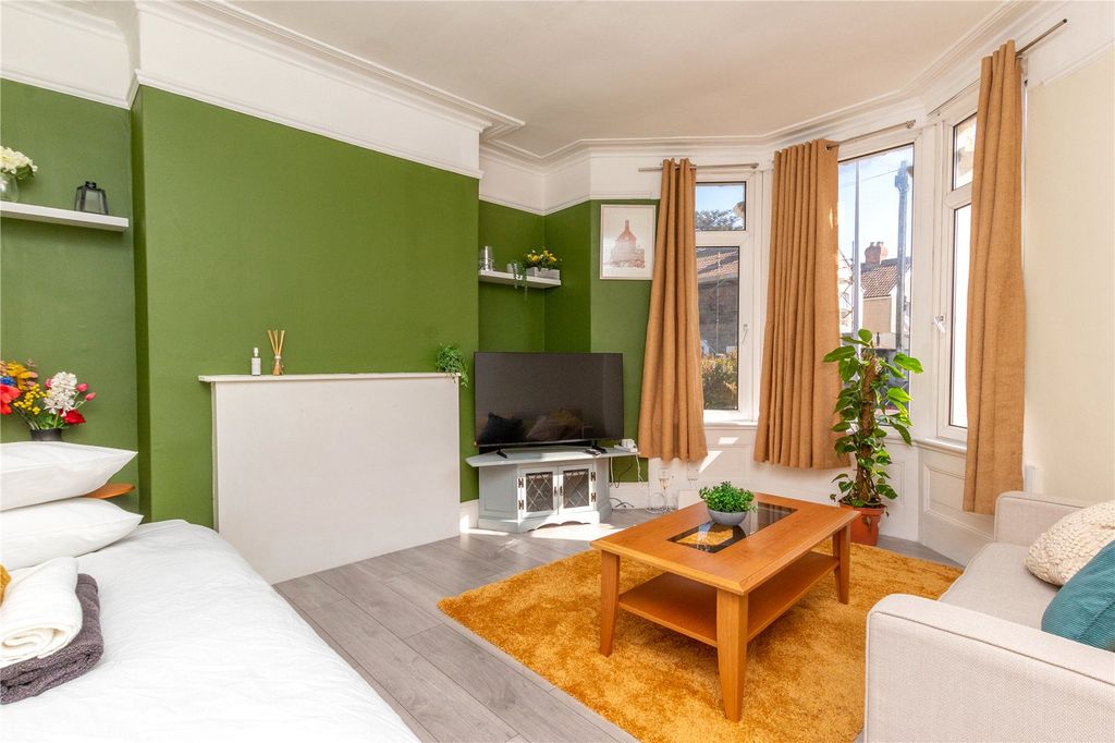 Property photo 2 of 18 Picture No. 17