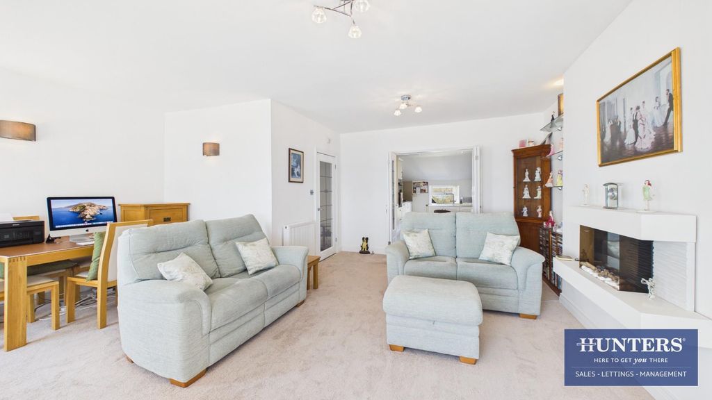 Additional image 5 of 3 bed flat for saleRavine Court, Roker Terrace, Roker, Sunderland SR6