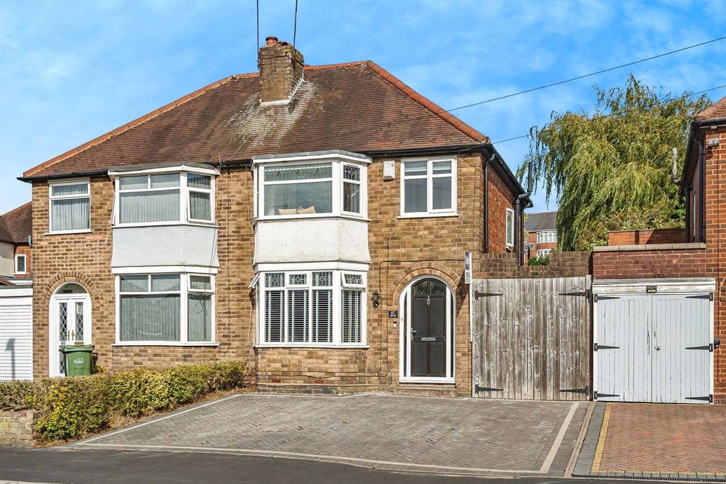 Property photo 1 of 17