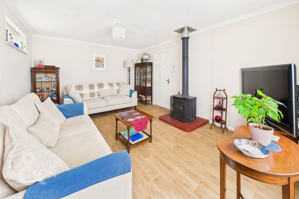 Property photo 2 of 21