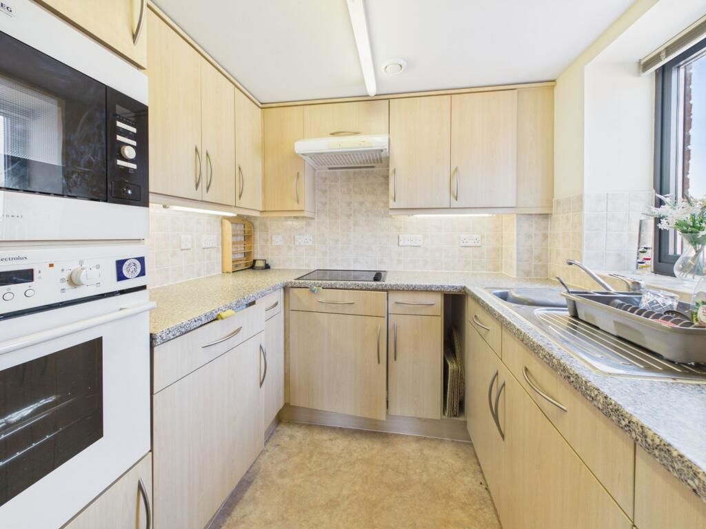 Property photo 3 of 11