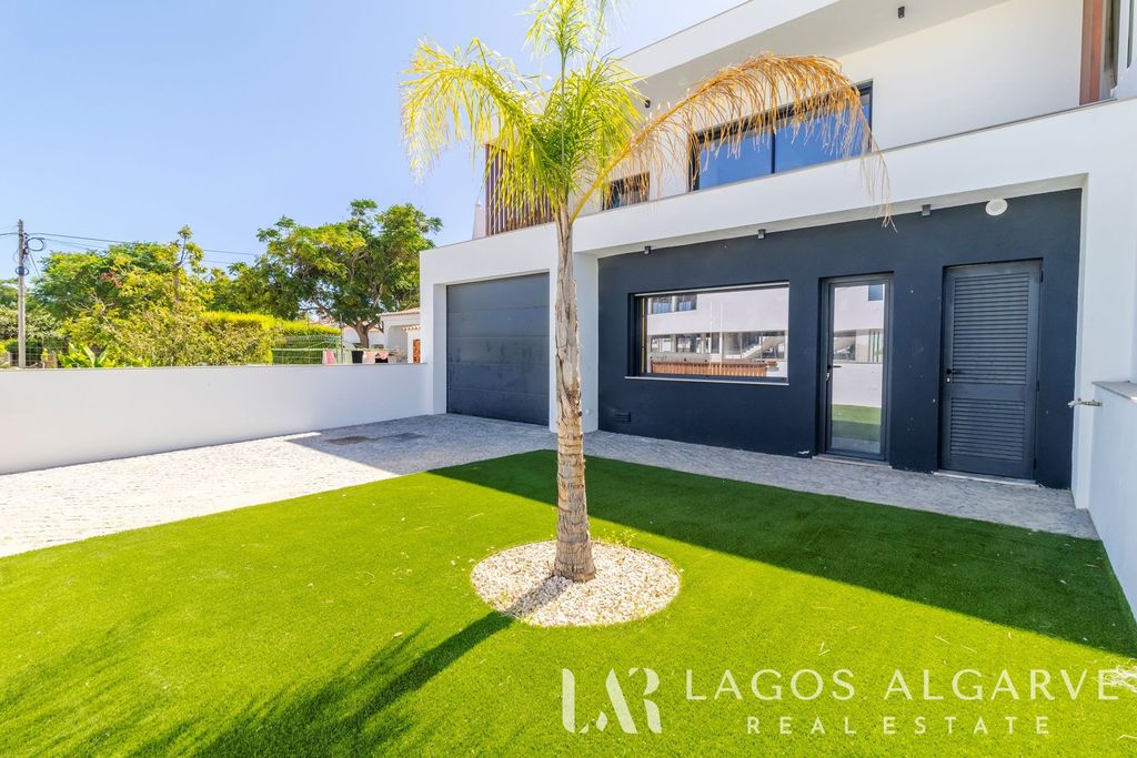 Property photo 1 of 45 Four-Bedroom Villa