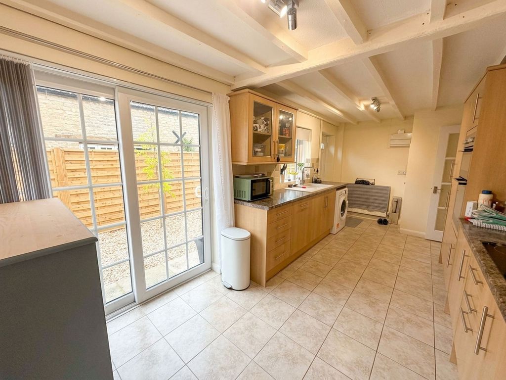 Property photo 3 of 14 Kitchen