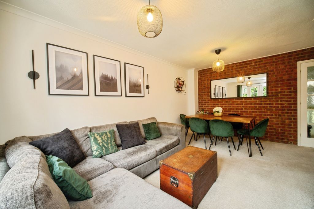 Property photo 2 of 20 Living Room