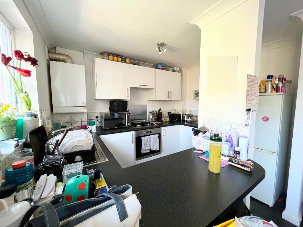 Property photo 3 of 9 Kitchen/Dining