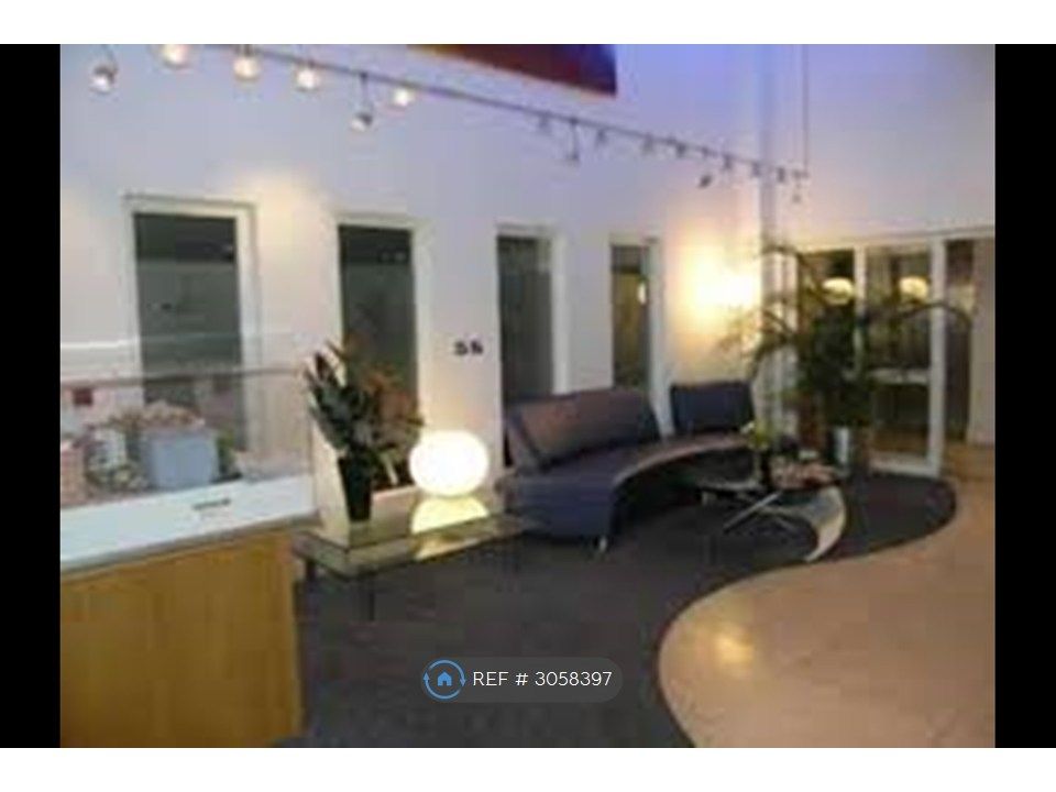 Property photo 2 of 13 Concergie Lounge