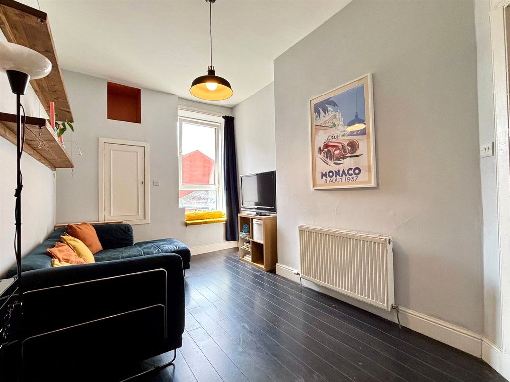 Property photo 2 of 16 Picture No. 04
