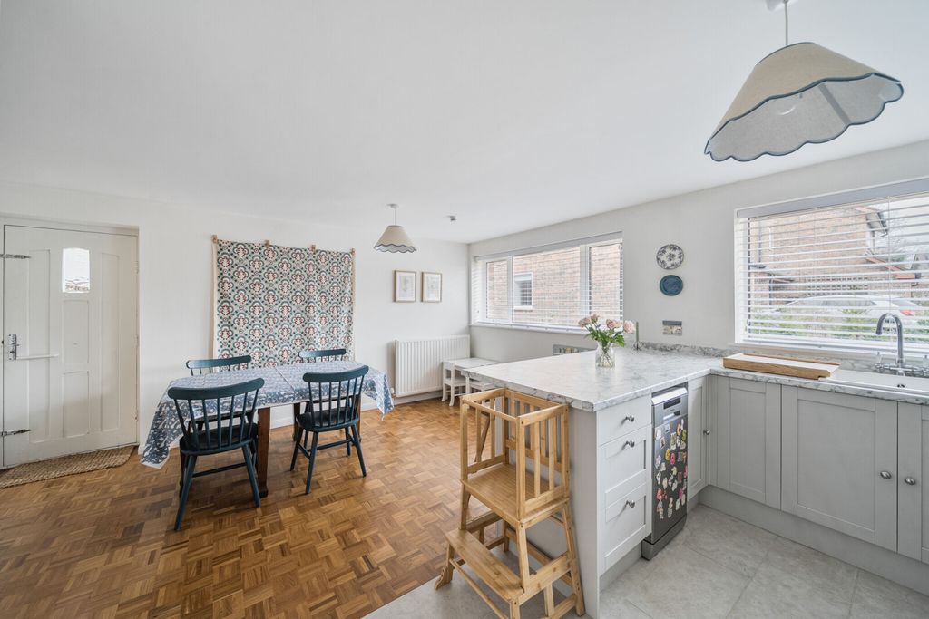 Property photo 3 of 23 Picture No. 14