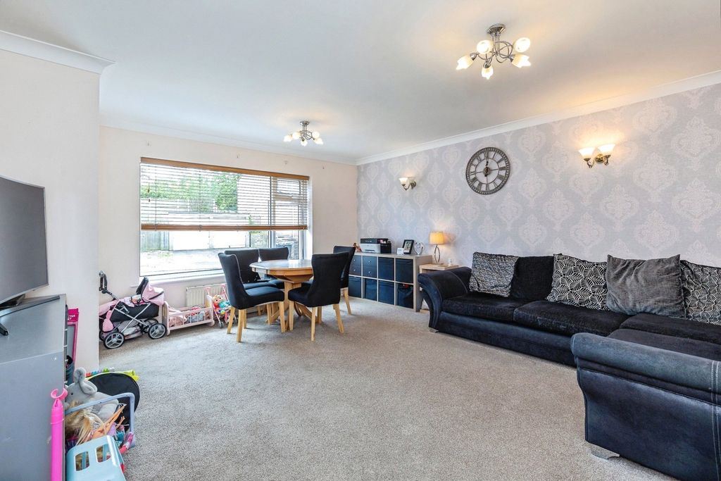 Property photo 2 of 17 Pbox-Img.Jpg