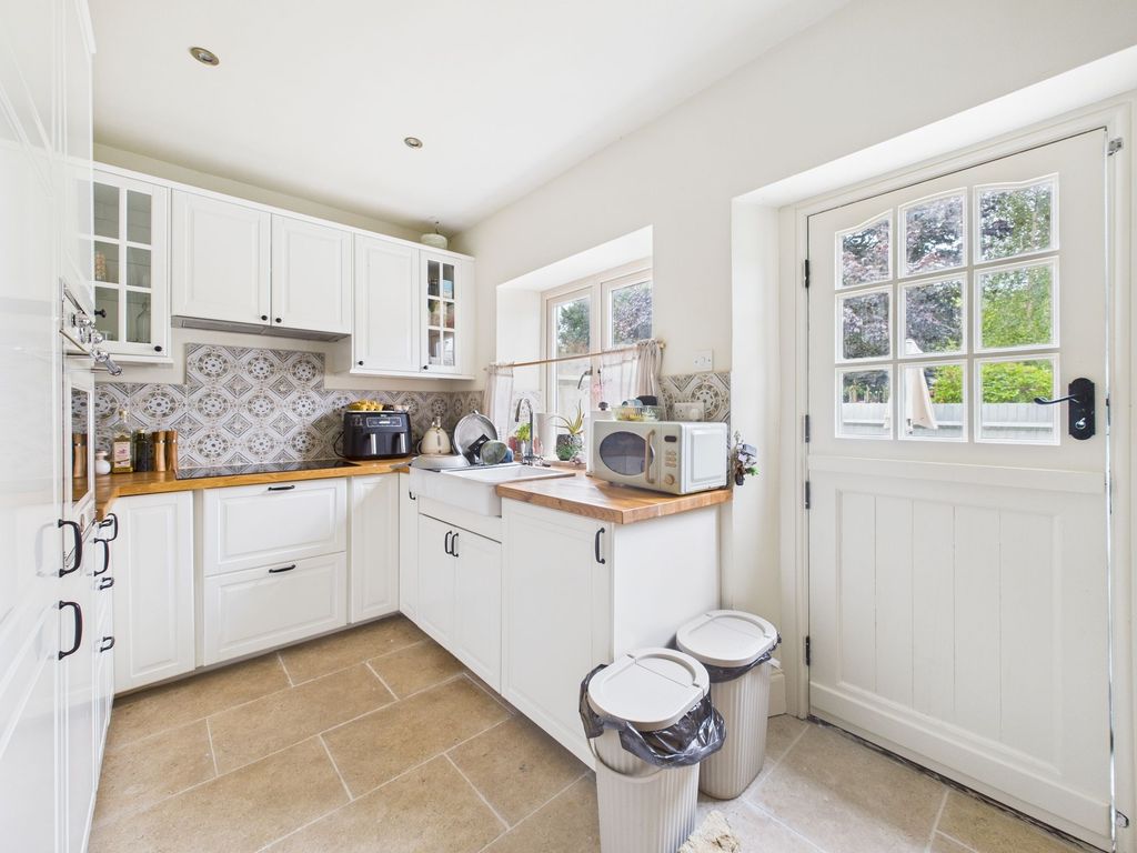 Property photo 3 of 24