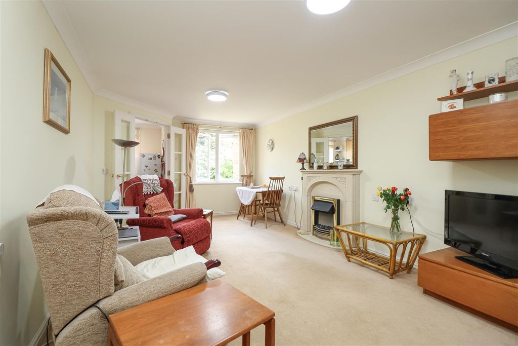 Property photo 2 of 11