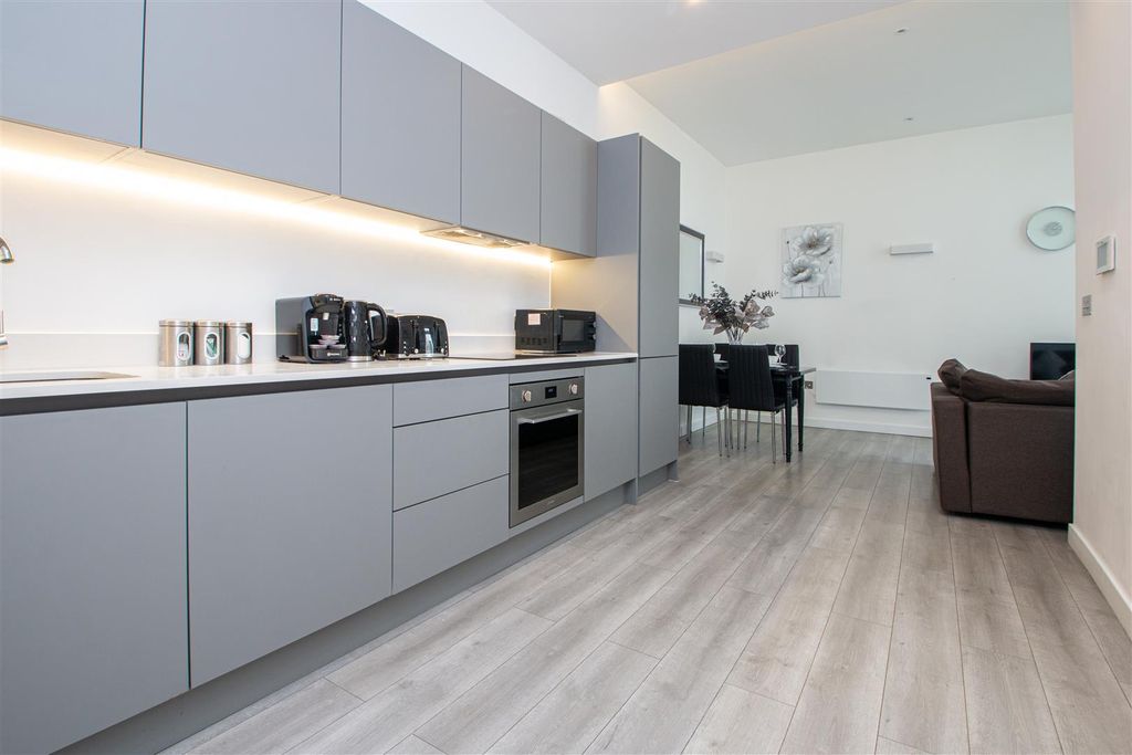 Property photo 1 of 18 25Cap_2.Jpg