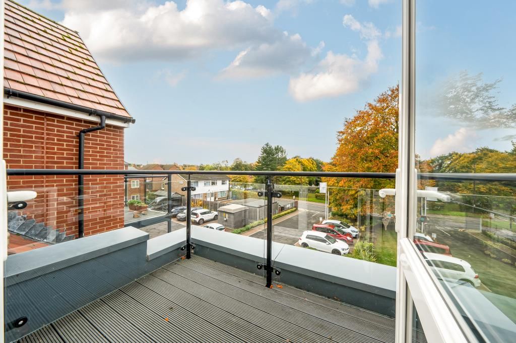 Property photo 3 of 18 Balcony