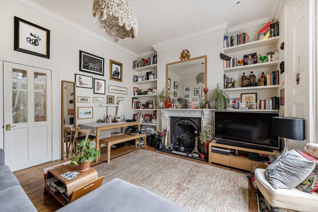 Property photo 2 of 21