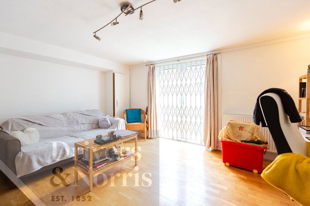 Property photo 2 of 8 Picture No. 03