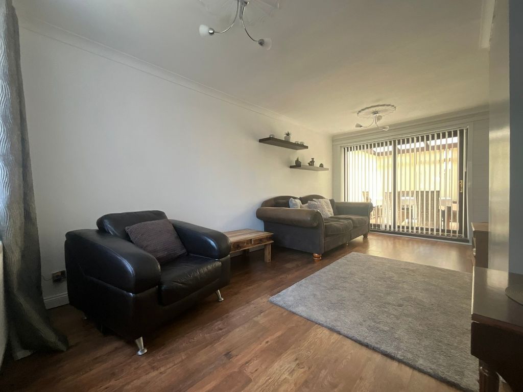 Property photo 2 of 17 4443792