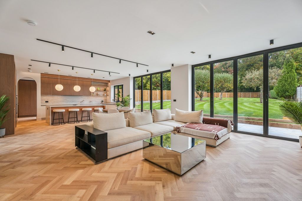 Property photo 3 of 20