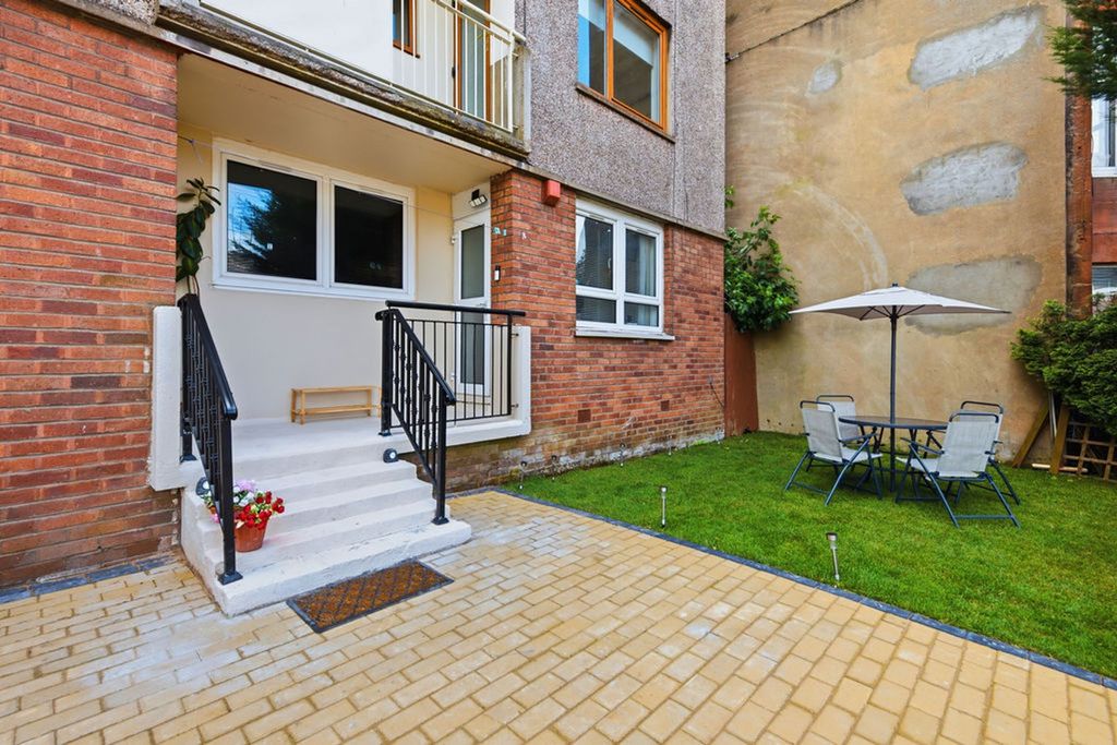 Property photo 1 of 33