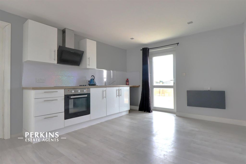 Property photo 1 of 4 Kitchen.Jpg