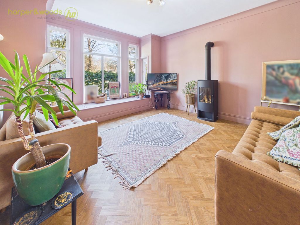 Property photo 2 of 44