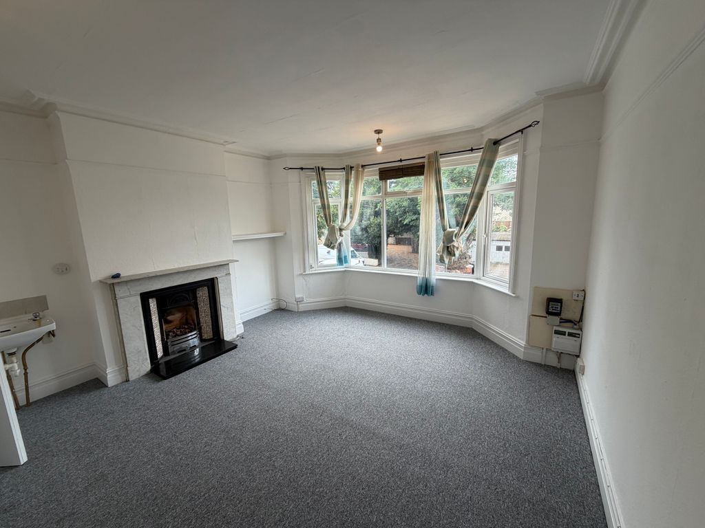 Property photo 1 of 2