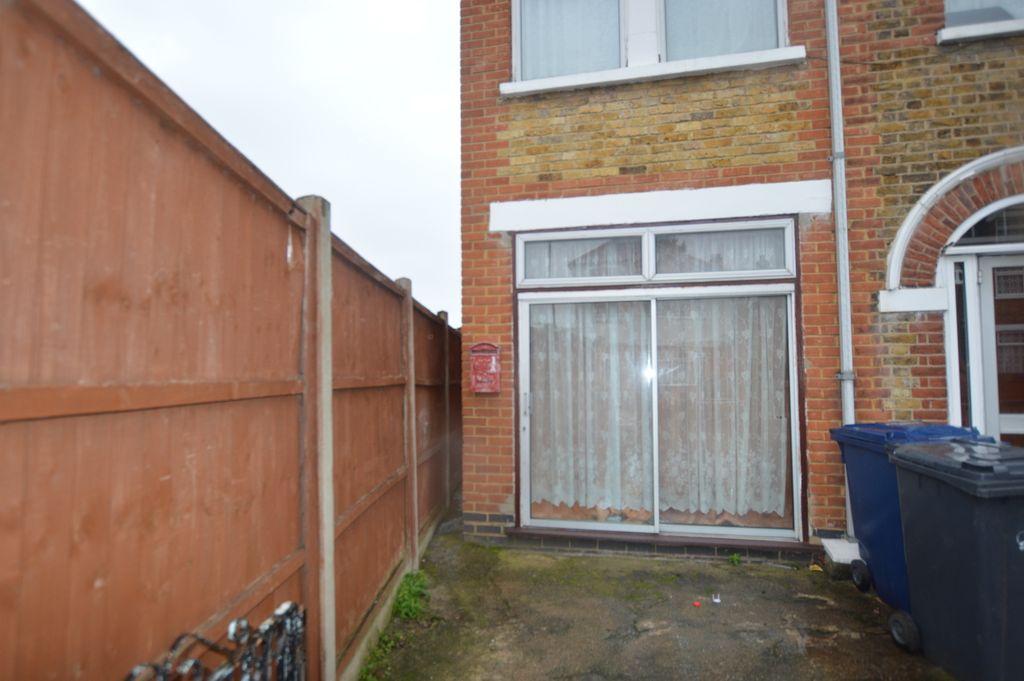 Property photo 3 of 3