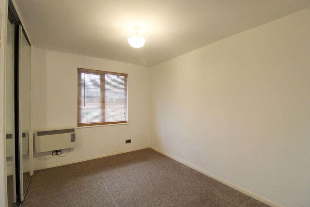 Property photo 2 of 16 Master Bedroom