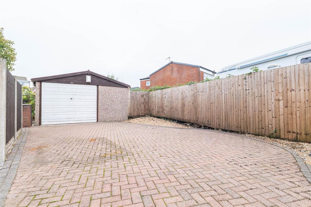 Property photo 3 of 30 Drive/Garage