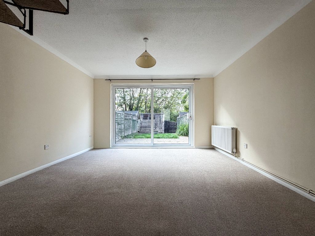 Property photo 2 of 11 5588894