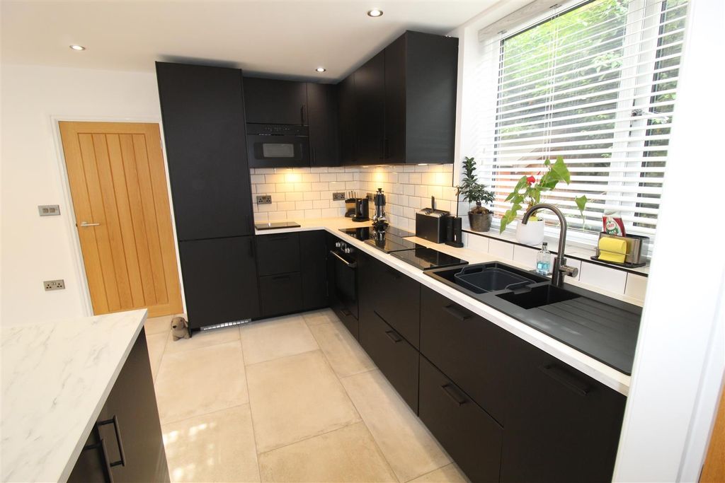 Property photo 3 of 15 Img_0994.Jpg