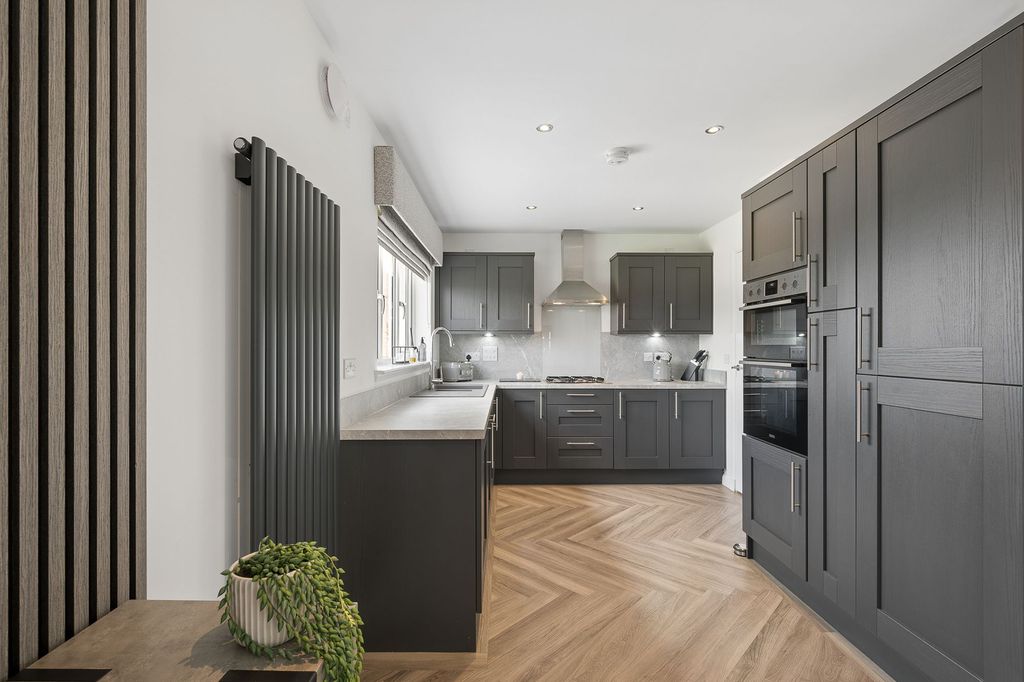 Property photo 2 of 46 Kitchen/ Diner