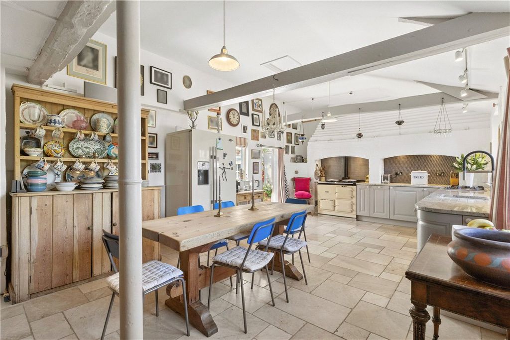 Property photo 2 of 33 Kitchen/Dining Room
