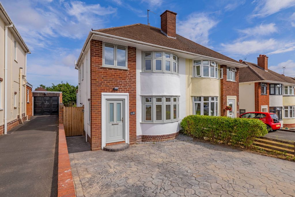 Property photo 1 of 31