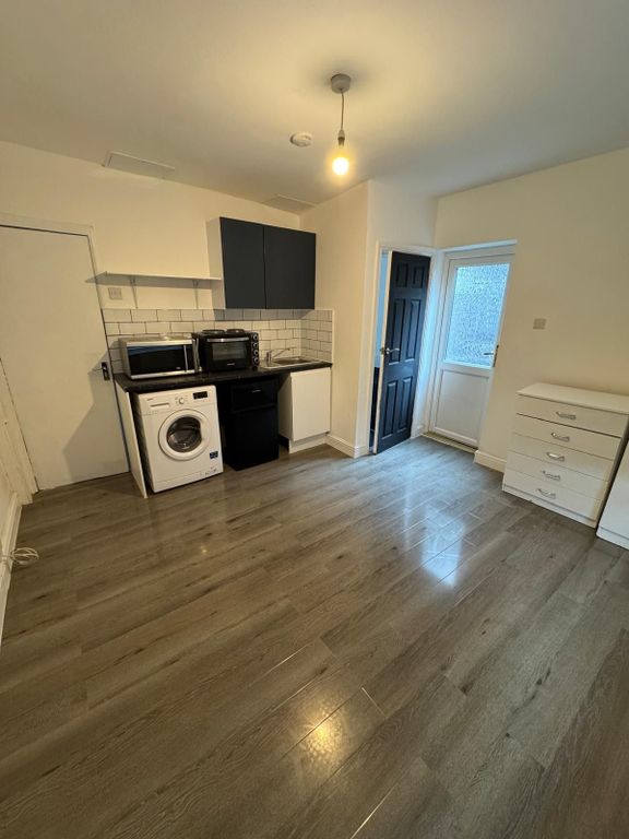 Property photo 2 of 4