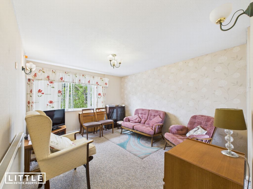 Property photo 2 of 14 Photo 8