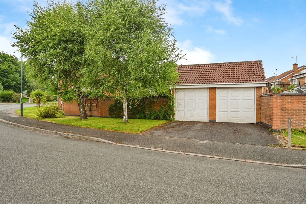 Property photo 2 of 17