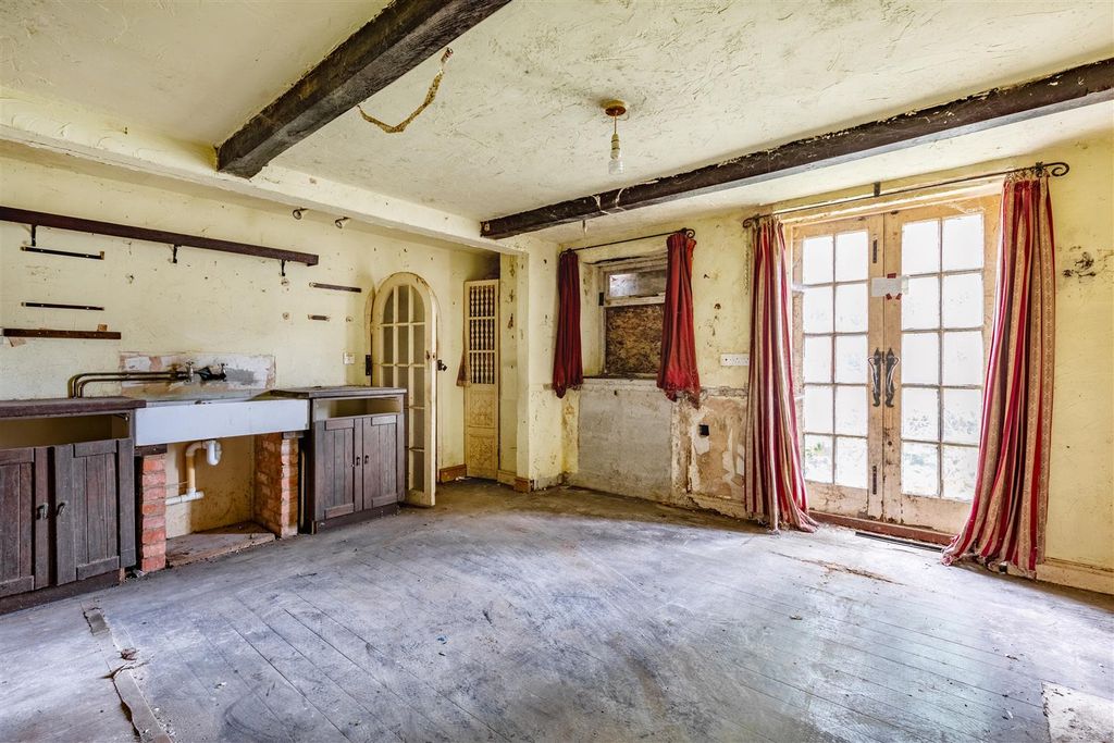 Property photo 2 of 16 Kitchen/Dining Room