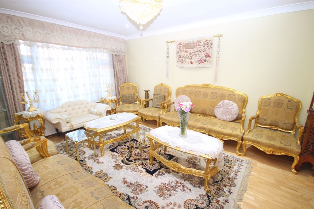 Property photo 2 of 14 Photo 3