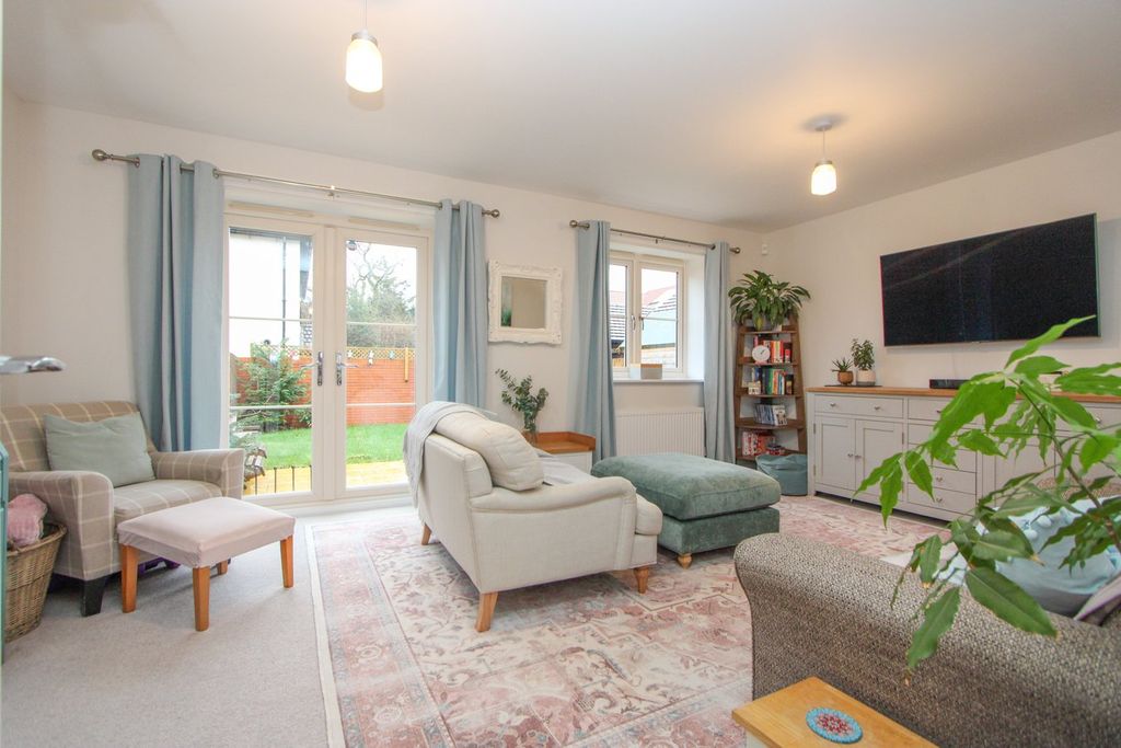 Property photo 2 of 27